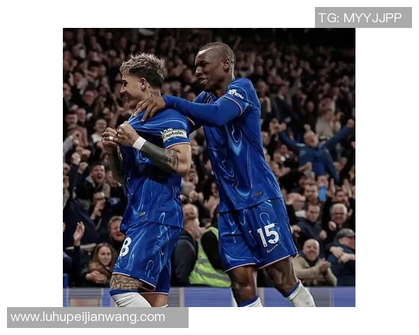 切尔西主场大胜曼联3比0展现强大实力重回英超巅峰 切尔西主场大胜曼联3比0展现强大实力重回英超巅峰